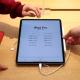 Apple maija sākumā laidīs klajā jauno iPad Pro ar OLED displeju un pirmo 12,9 collu iPad Air - Mark Gurman