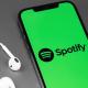 Spotify bloķē piekļuvi dziesmu tekstiem bezmaksas līmeņa lietotājiem - tagad tikai ar maksas abonementu