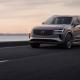 Volvo iepazīstina ar XC90 2025: jauna dizaina hibrīddzinējs ar elektrisku piedziņu līdz 70 kilometriem.