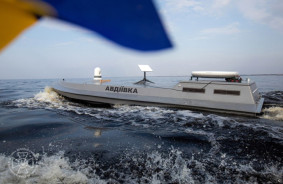 Atjauninātais jūras bezpilota lidaparāts Sea Baby spēj nogādāt vairāk nekā tonnu sprāgstvielu vairāk nekā 1110 kilometru attālumā.