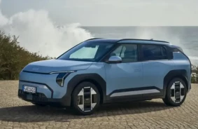 Kia EV3 elektriskais krosovers ar vairāk nekā 600 kilometru nobraukumu tiek pārdots Eiropā, un tā cena sākas no 36 000 eiro.