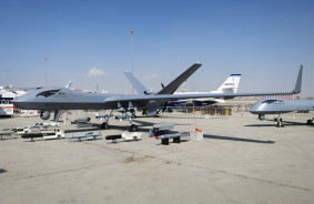 MQ-9 Reaper bezpilota lidaparātu Ķīnas analogi ceļoja pie Krievijas līdzzinātājiem Lībijā - daļas, kas bija maskētas kā vēja turbīnas, itāļi konfiscēja.