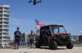 Ņujorka ir palaiduši dronus, lai brīdinātu par katastrofām, taču tie "kliedz" nesaprotamā spāņu valodā.