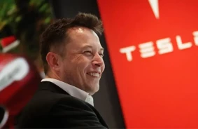 Tesla maksā darbiniekiem mazāk nekā konkurenti, bet piedāvā akciju dotācijas un meklē "fanātiķus" - Business Insider