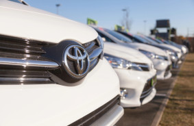 Toyota, Mazda, Yamaha, Honda un Suzuki viltojušas automašīnu sertifikācijas testus Japānā.