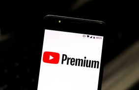 YouTube Premium abonentiem tiek testēta uz mākslīgo intelektu balstīta funkcija Jump ahead - ātra pāreja uz interesantiem video fragmentiem.