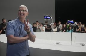 Bez VR pornogrāfijas: Apple pieļāva "liktenīgu" kļūdu, izstrādājot Vision Pro