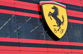 Ferrari ASV ir sācis pārdot superauto par kriptovalūtu