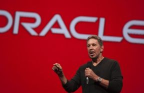 Lerijs Ellisons bagātinājās par 15 miljardiem ASV dolāru pēc tam, kad Oracle akcijas pieauga par 12 % līdz rekordaugstam līmenim.