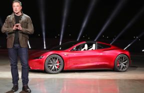 Nākamās paaudzes Roadster Tesla prezentēs 2024. gada beigās. Tam vajadzētu būt Tesla un SpaceX kopdarbam.