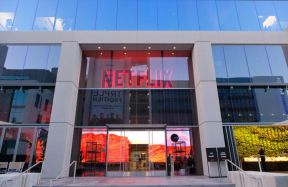 Netflix birojos veiktas kratīšanas aizdomās par krāpšanos ar nodokļiem