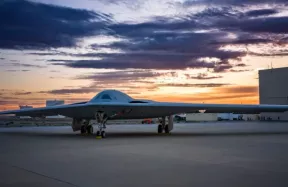 Northrop Grumman uzsāk B-21 Raider stealth bumbvedēja ražošanu - Pentagons