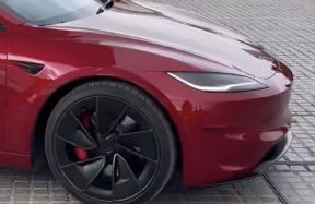 Pirmais ieskats jaunajā Tesla Model 3 Performance (Ludicrous)