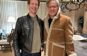 Zuckerbergs tika nofotografēts, valkājot Jensena Huanga jauno ādas jaku, un salīdzināja viņu ar "Teiloru Sviftu tehnoloģiju pasaulē".