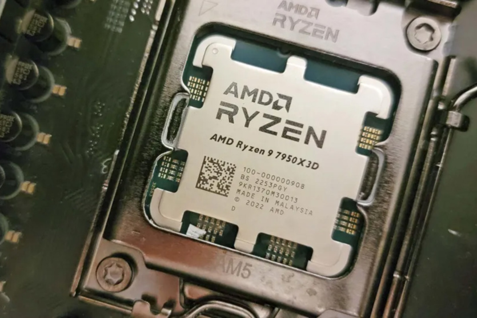 AMD Ryzen 9 7950X3D procesors ieguva 192 MB L3 kešatmiņas - inženierijas paraugs vai programmatūras kļūda