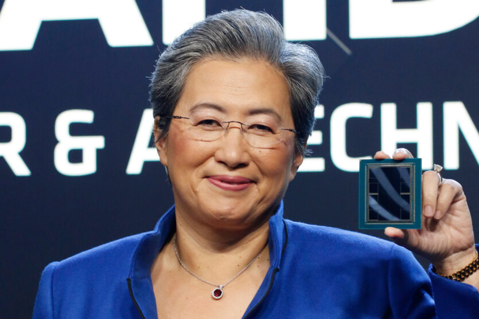 AMD pirmo reizi pārspēj Intel datu centru tirgū, taču NVIDIA nopelna daudzkārt vairāk