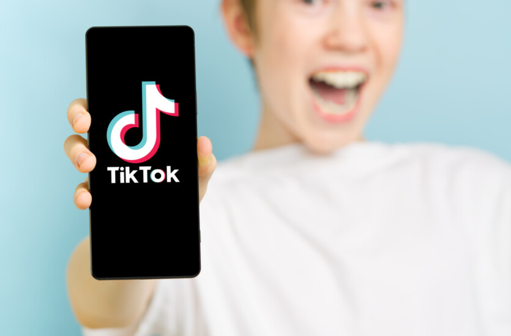 Austrālija aizliedz bērniem, kas jaunāki par 16 gadiem, reģistrēties Instagram un TikTok kontos