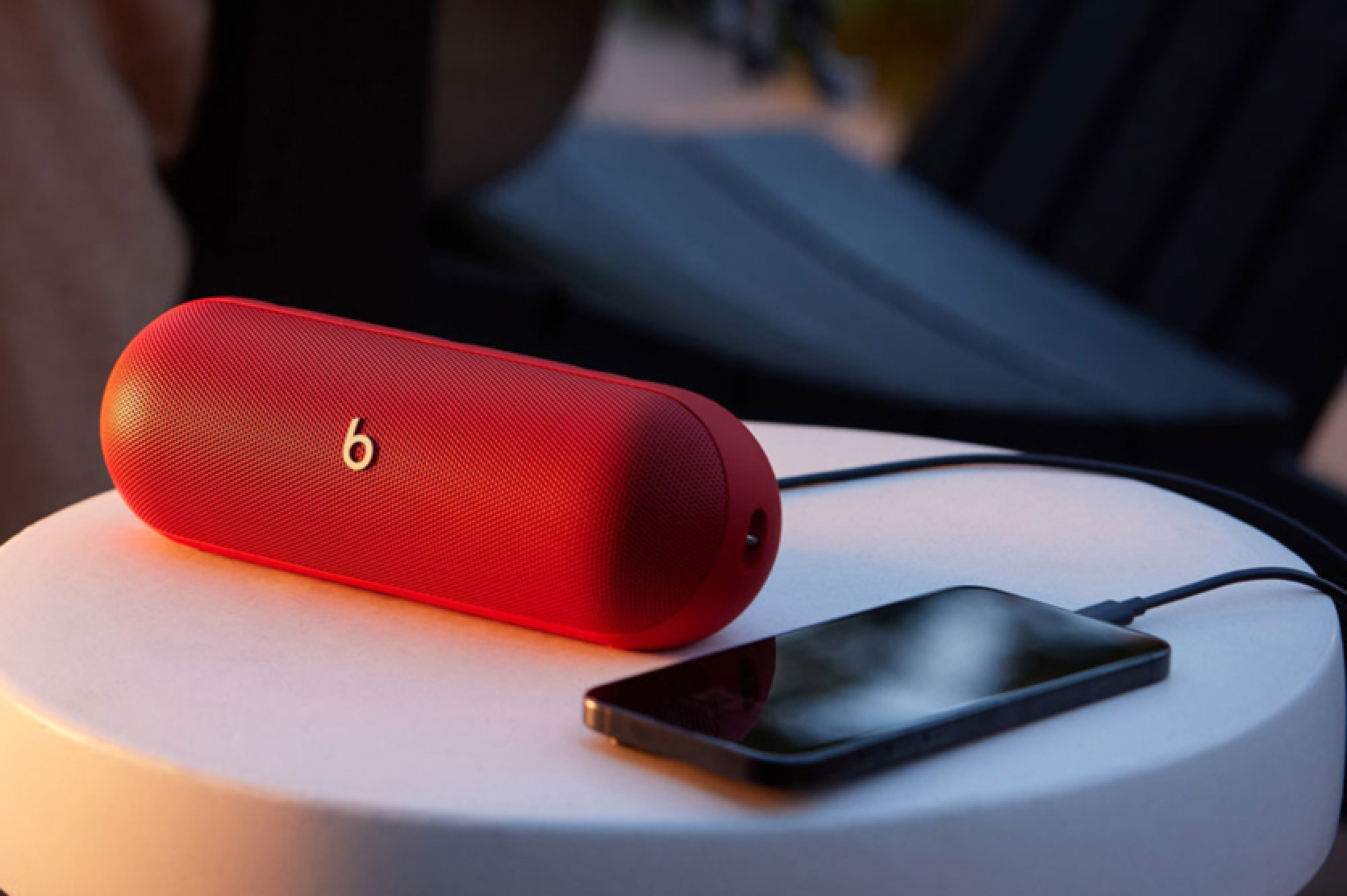 Beats Pill skaļrunis tiek papildināts ar labākiem skaļruņiem, universālu USB-C un IP67 par 150 ASV dolāriem.