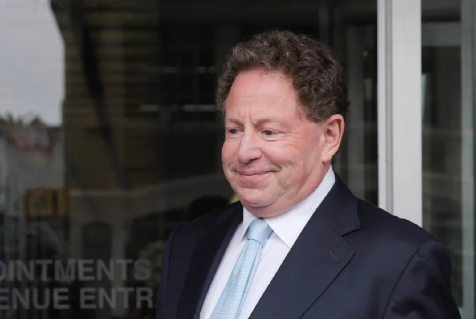 Bijušais Activision Blizzard boss Bobby Kotick vēlas iegādāties TikTok - The Wall Street Journal