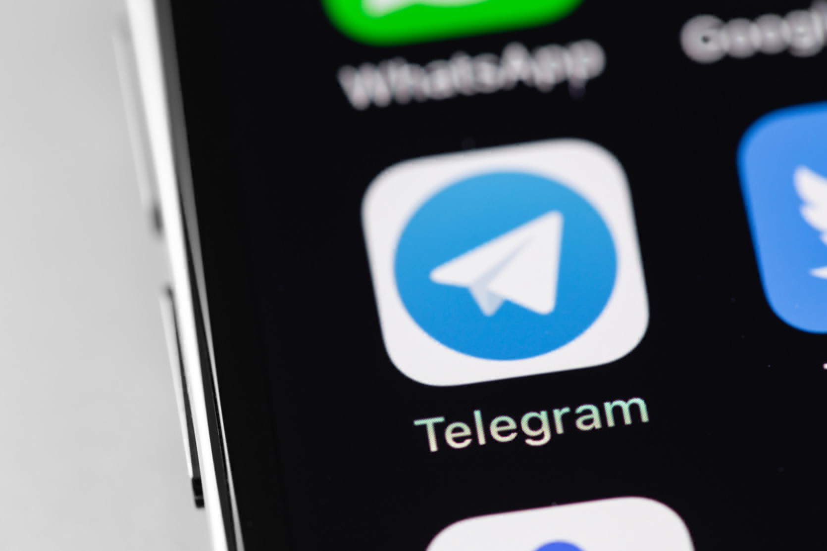 Deputāti ierosina regulēt Telegram un citas informācijas apmaiņas platformas