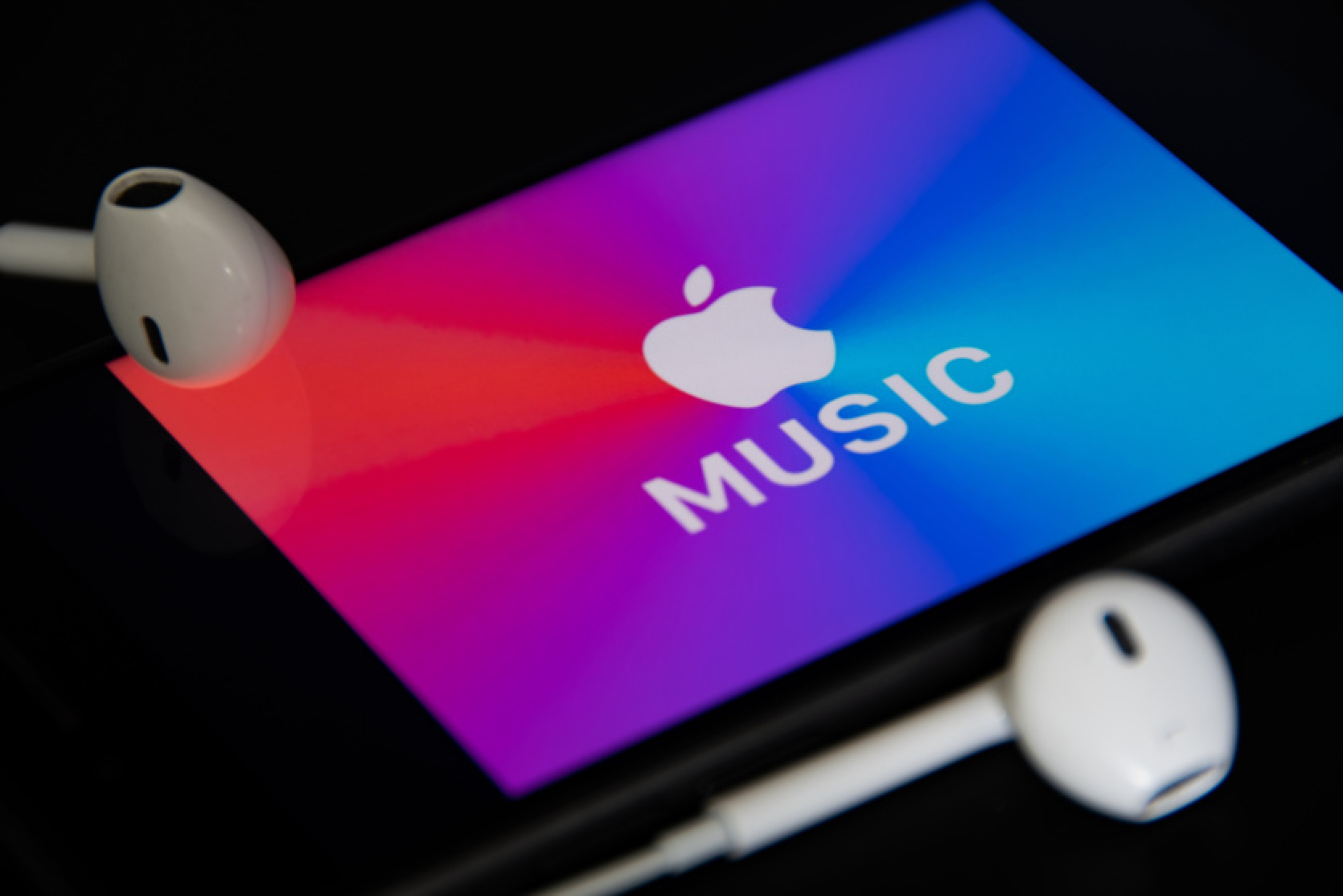 ES uzliek Apple 2 miljardu ASV dolāru naudas sodu par Spotify sūdzību saistībā ar alternatīvo mūzikas aplikāciju "bloķēšanu