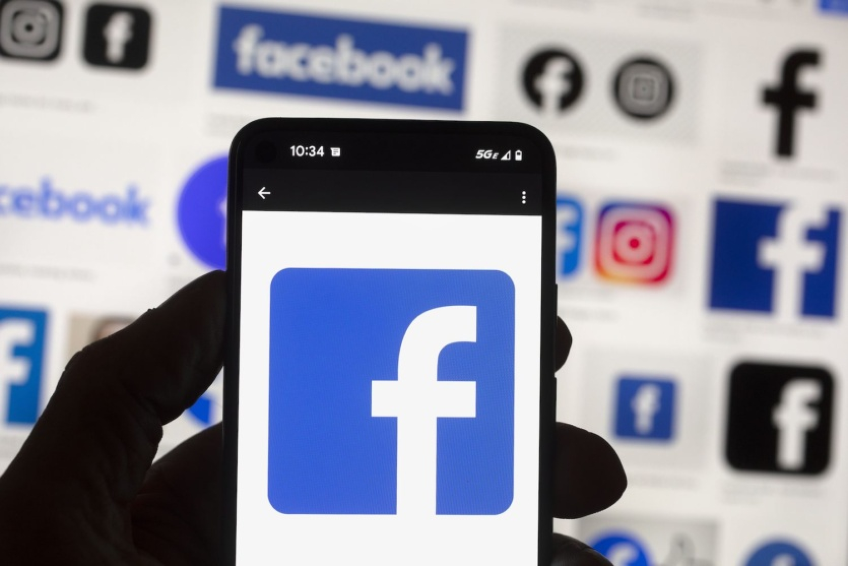 Facebook izmanto mākslīgo intelektu, lai uzlabotu video ieteikumu algoritmu