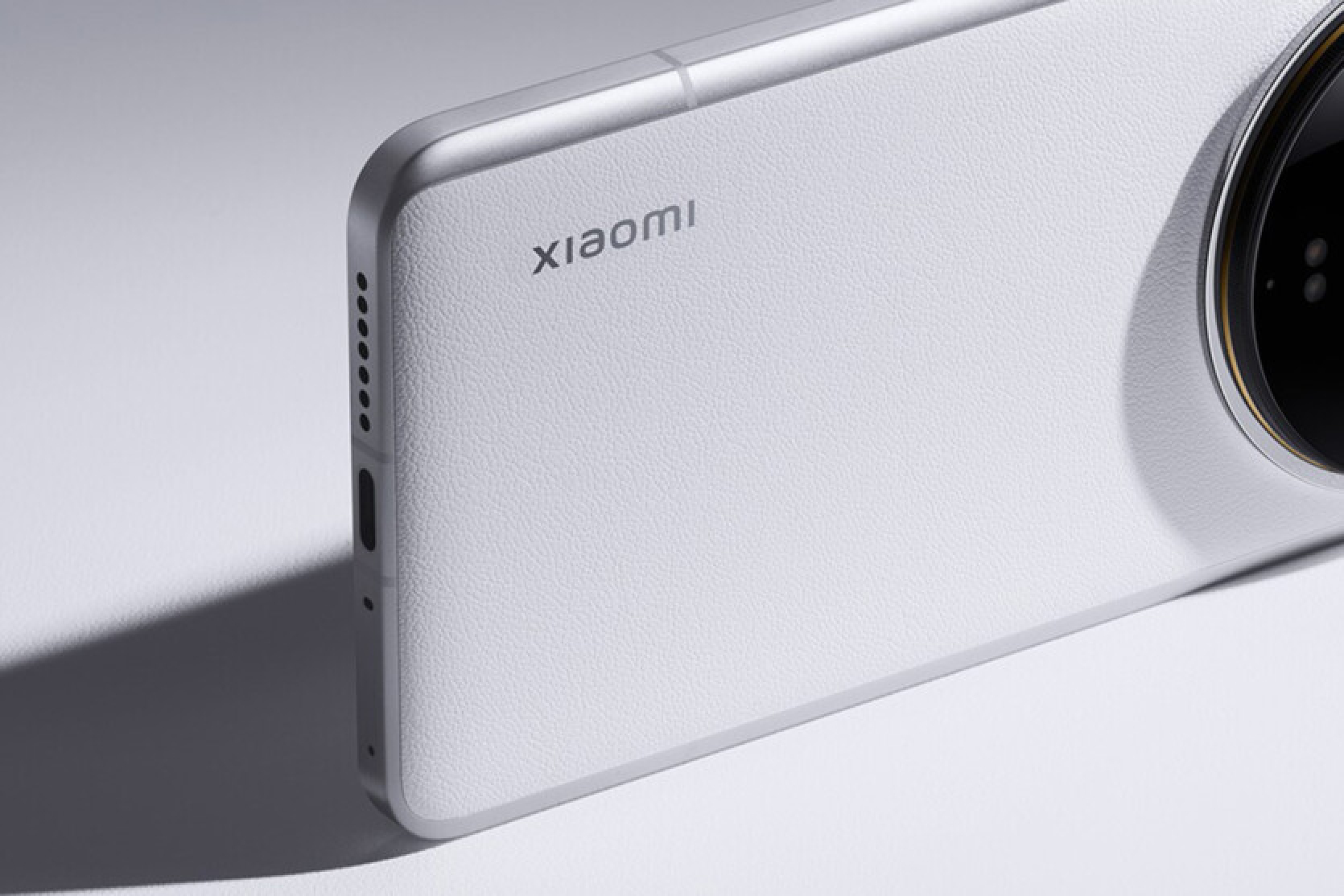 Perfekcionista murgs: Xiaomi 15 Ultra ar "G" formas kamerām attēlos, jaunāko flagmaņu izlaišanas datums