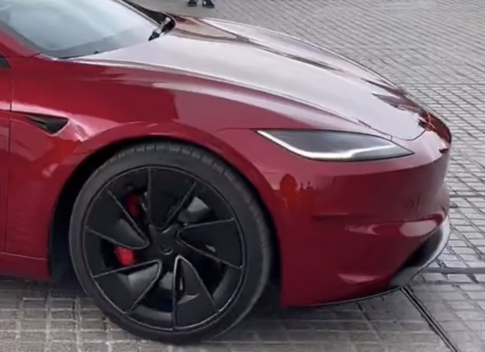 Pirmais ieskats jaunajā Tesla Model 3 Performance (Ludicrous)