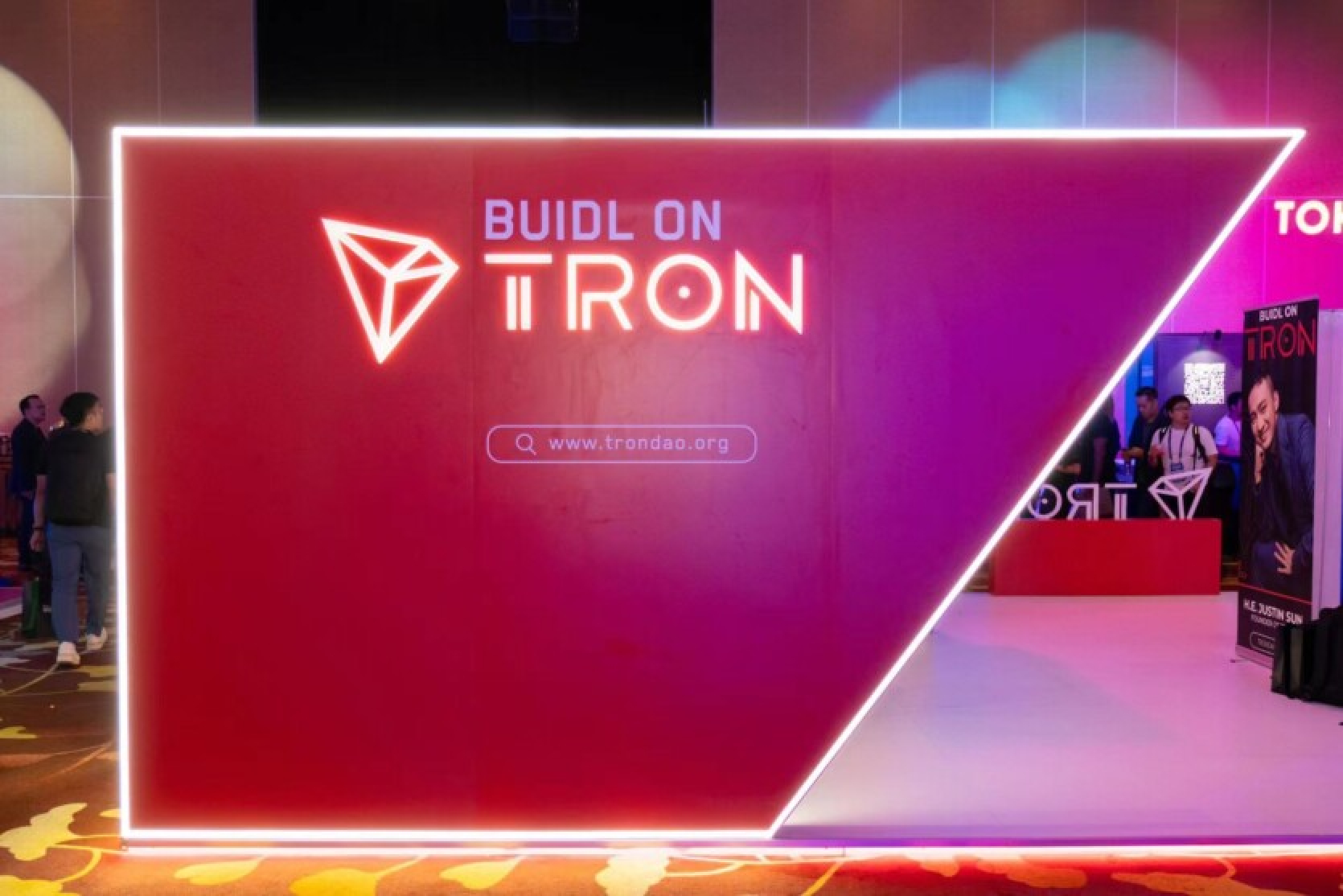 TRON komisijas maksa samazināta uz pusi