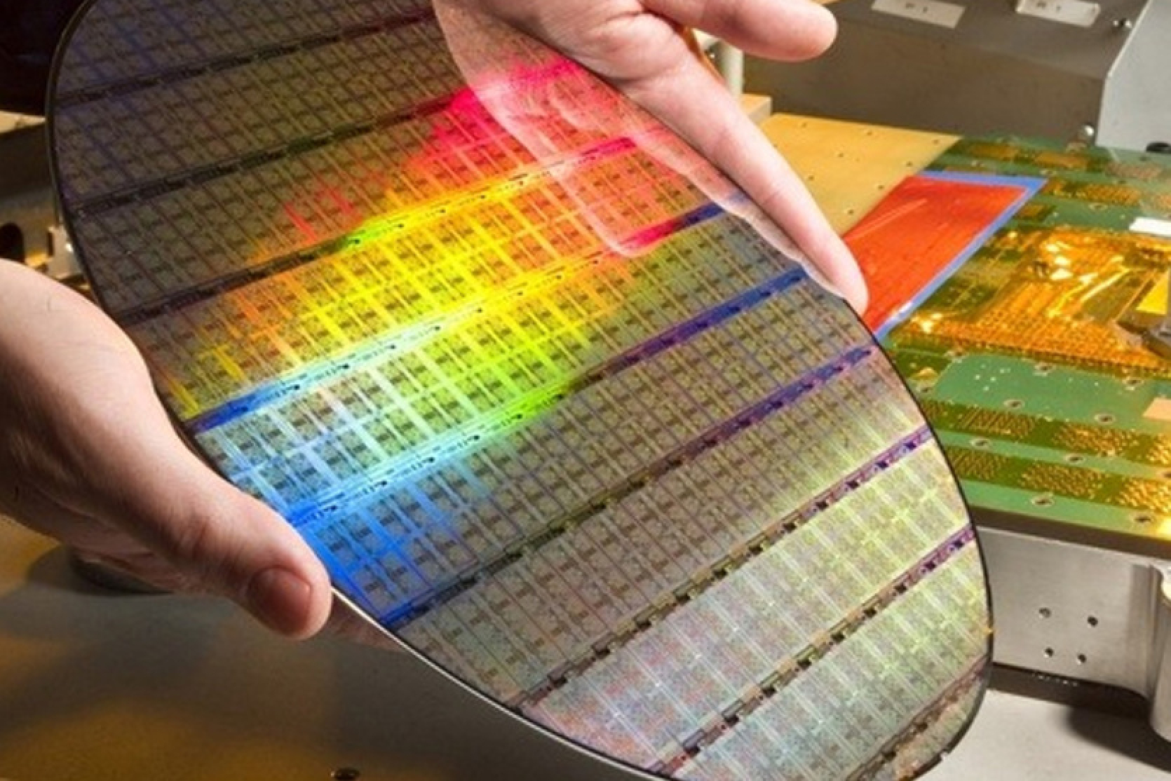 TSMC 120 x 120 mm mikroshēmas tiks ražotas, izmantojot jauno CoWoS tehnoloģiju