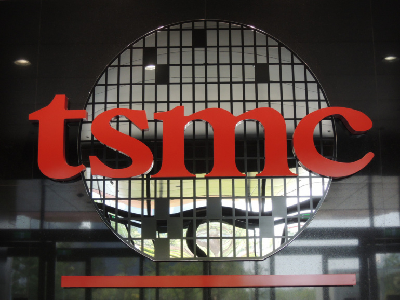 TSMC vērtība ir 1 triljons ASV dolāru - kāpēc Taivānas mikroshēmu ražotājs ir svarīgs un ar kādām problēmām tas saskaras?