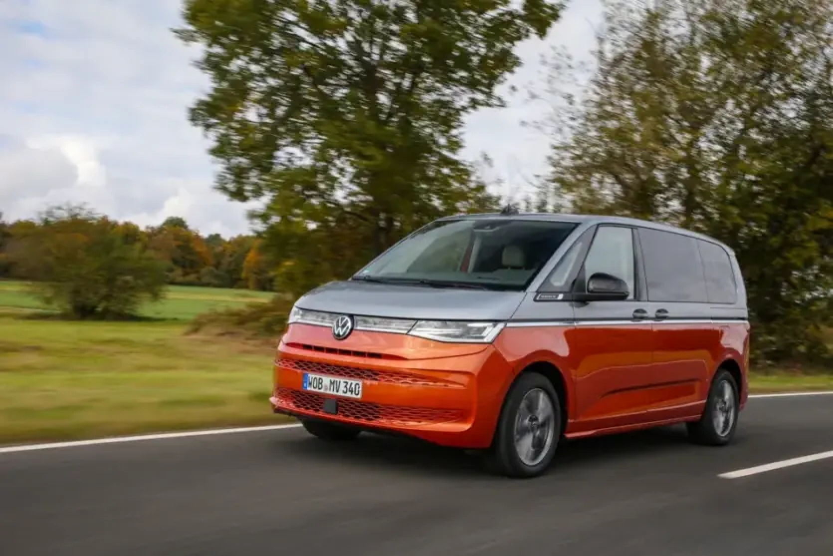 Volkswagen Multivan - visu riteņu piedziņas plug-in hibrīddzinējs, kura pamatā ir eHybrid 4Motion konfigurācija ar trim motoriem