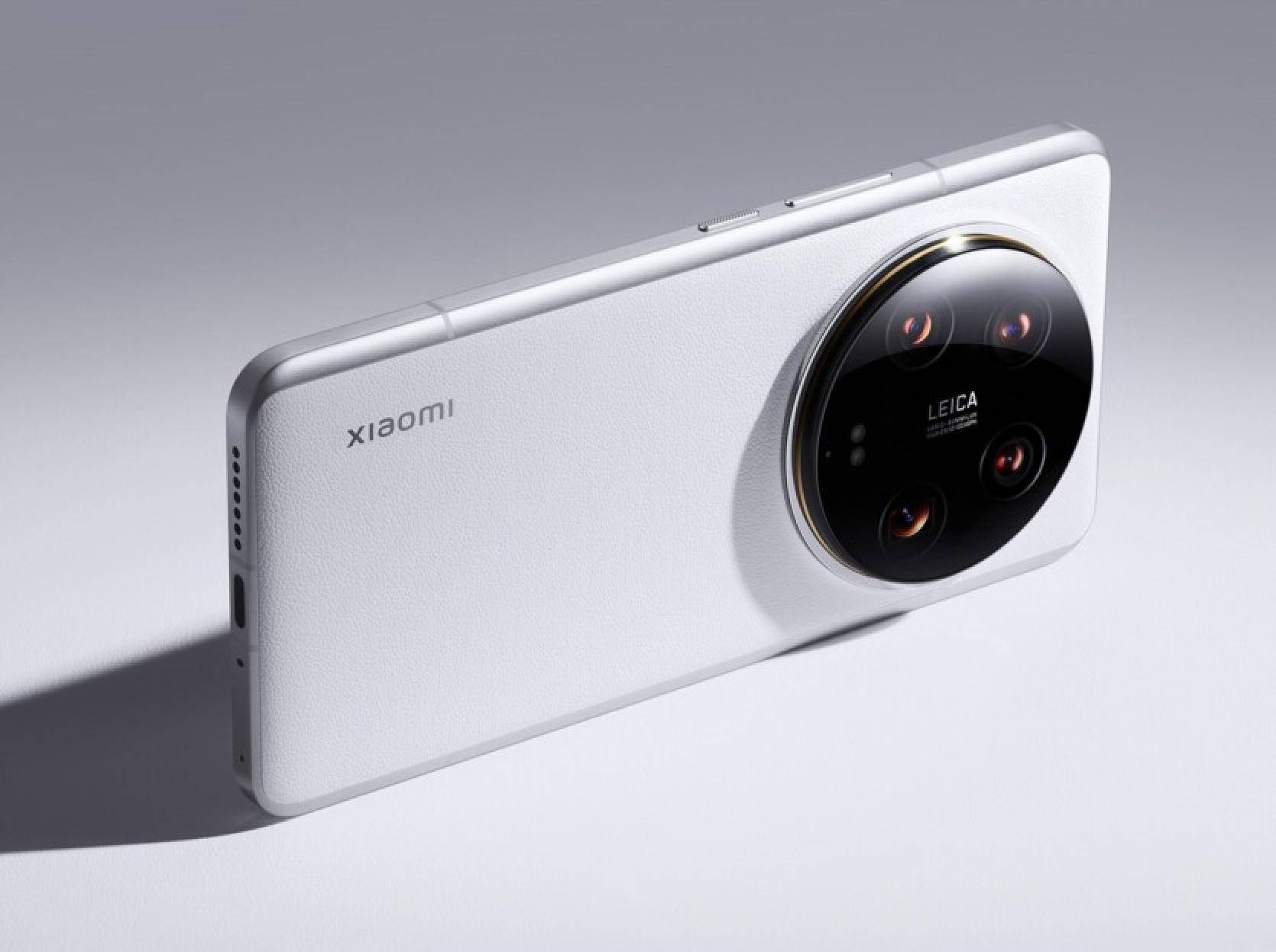 Xiaomi 15 Ultra ir 4 kameras, tostarp 200 megapikseļu periskops